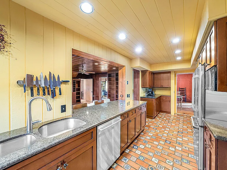 334 Palm Trl — Photo 28