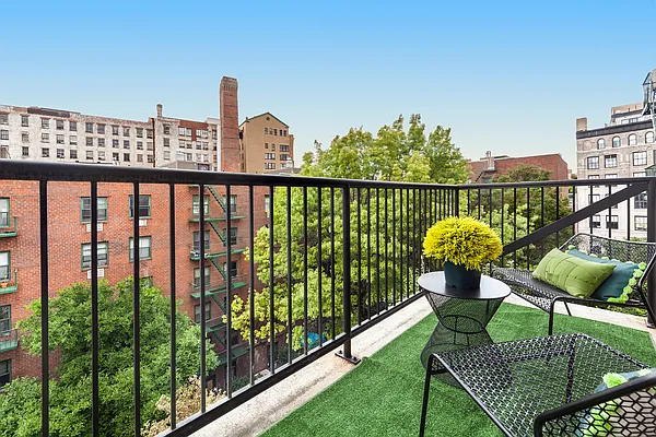 Sold by Compass | media 1