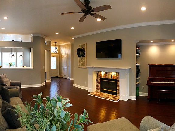 4th image of 2621 Creekside Dr