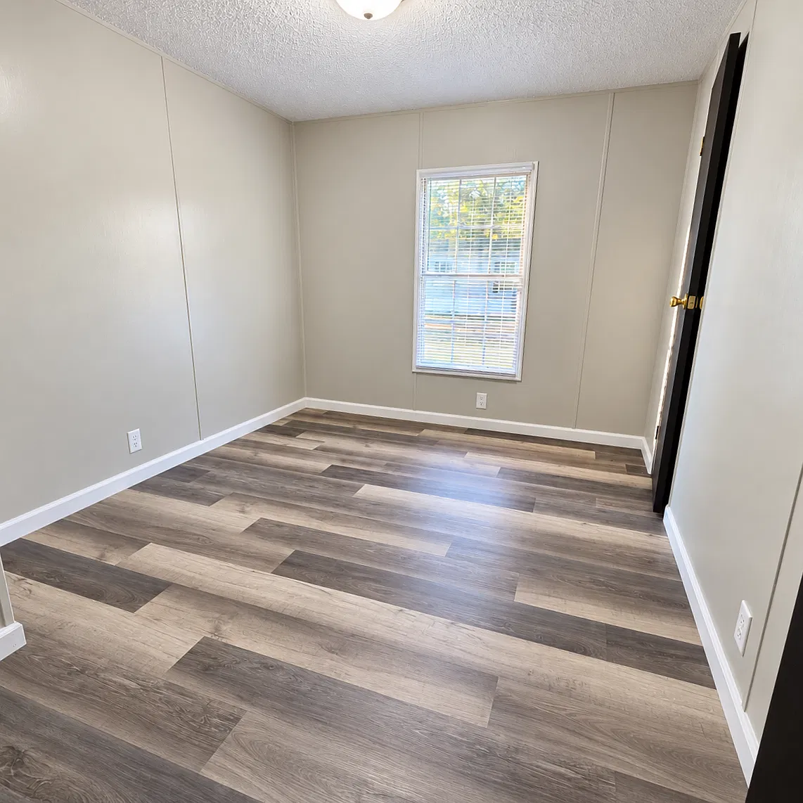 3 bed, 1216 sqft, $777 — Photo 4