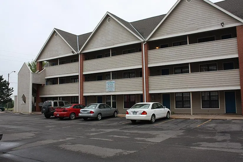 Shannon Plaza Apartments — Photo 2