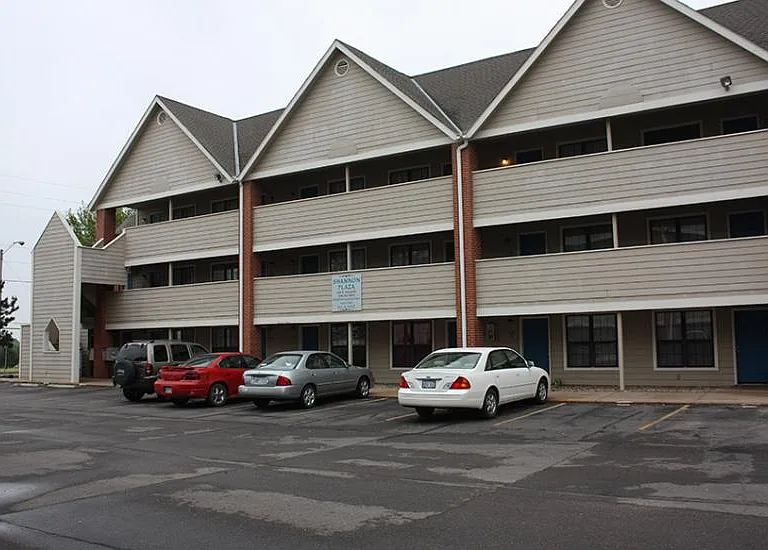 Shannon Plaza Apartments — Photo 2