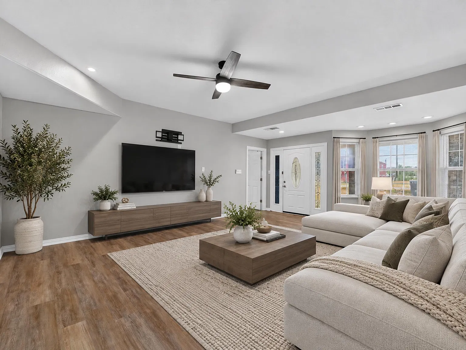 3 bed, 1688 sqft, $2,000 — Photo 4
