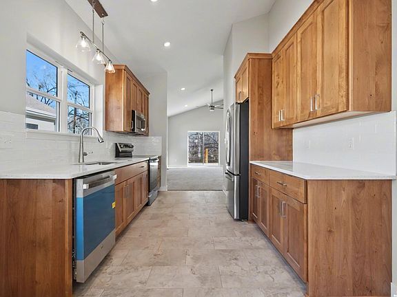 3rd image of 1232 Walnut St