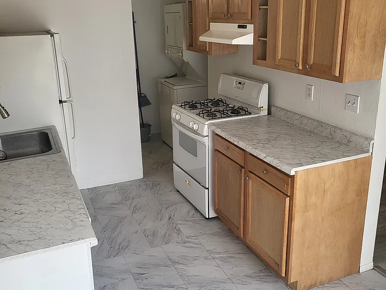 ~Newly kitchen counter tops/cabinets