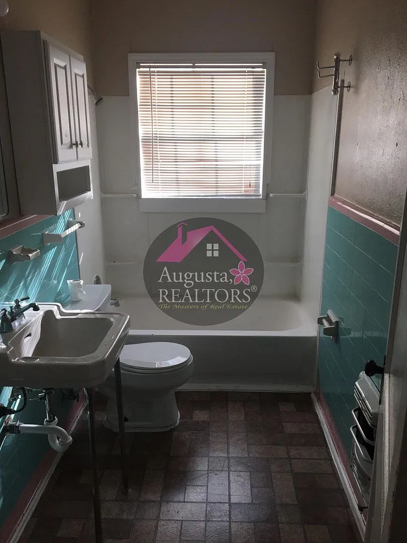 Affordable 1 Bedroom Duplex Near ACU — Photo 4