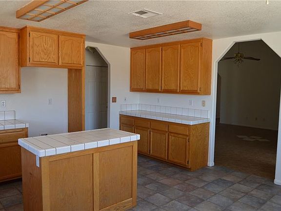 4th image of 10536 Balsam Ave