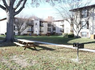 680 Mescalero Ct #685-05, Florissant, MO 63031