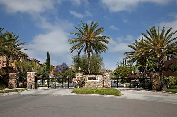 2 bed, 2.5 bath, 1210 sqft, $3,800 — Photo 1