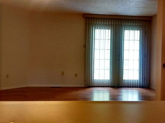 from dinning to liveing room