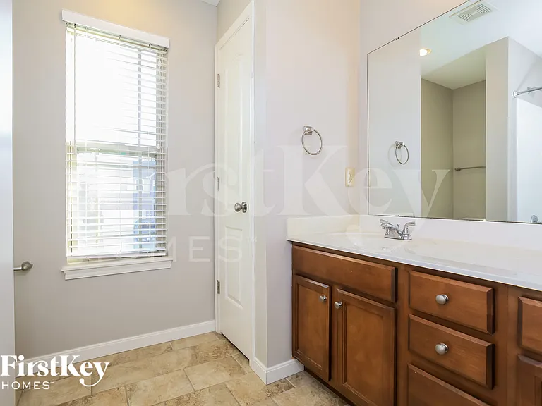2724 Parkerridge Dr — Photo 9