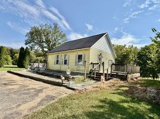 303 S Townline Rd, Seatonville, IL 61359