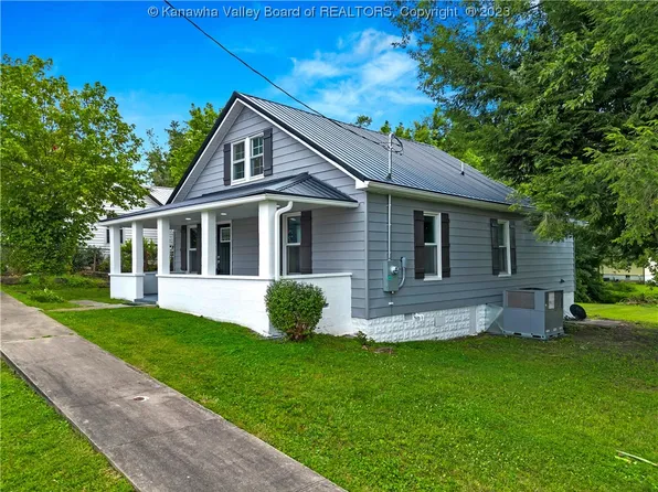 2701 2nd St, Hurricane, WV 25526