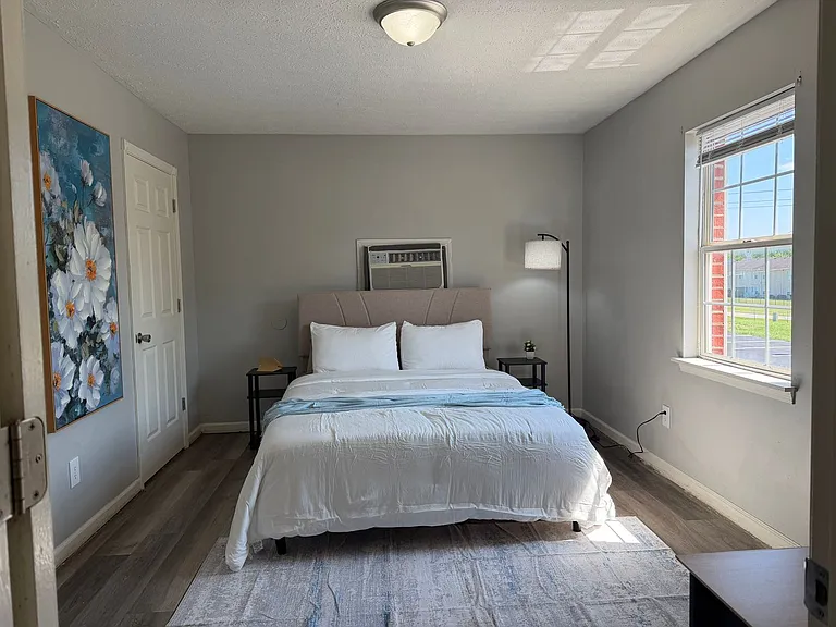 River Valley Apartments — Photo 20