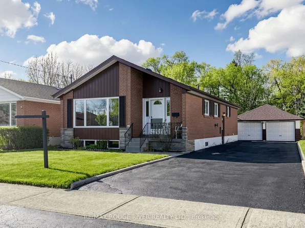 102 Taysham Cres, Toronto, ON M9V 1X3