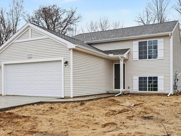 315 Cherry Tree Ln, Delta, OH 43515