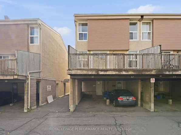 3415 Uplands Dr #11, Ottawa, ON K1V 9N4