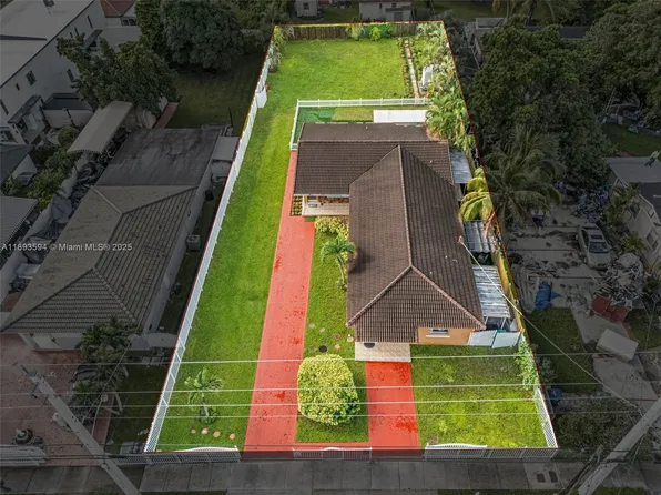 8820 SW 27th St, Miami, FL 33165