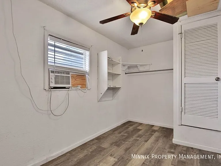 2810 42nd St — Photo 23