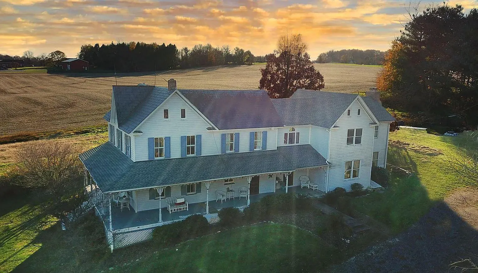 5 bed, 3528 sqft, $2,500 — Photo 1