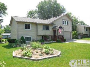 727 Ledyard Ave, Waterford, MI
