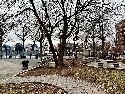 Sold by Remax 1st Choice | media 14