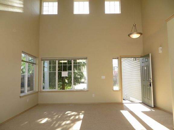 3rd image of 14921 68th Ave E