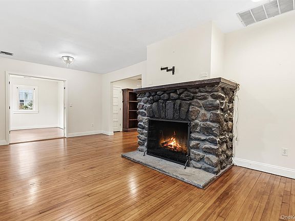 3rd image of 56 Huntville Road