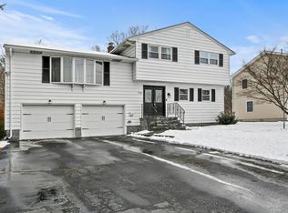 731 Oronoke Rd, Waterbury, CT 06708