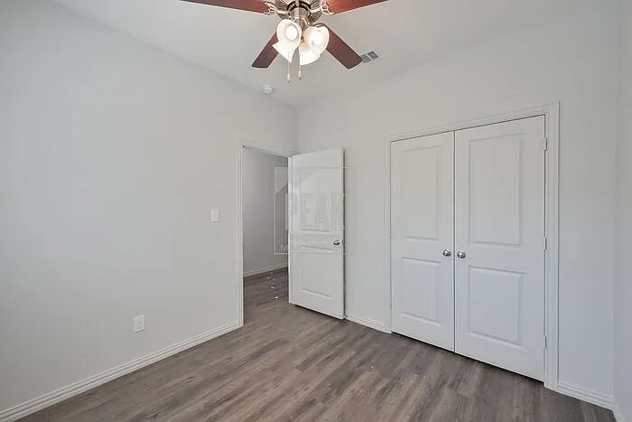 1616 Ash Crescent St — Photo 12