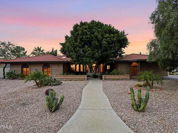 2nd image of 5234 E PARADISE Drive