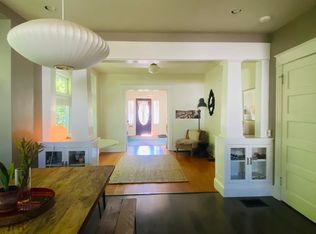 2739 NE Halsey St, Portland, OR 97232