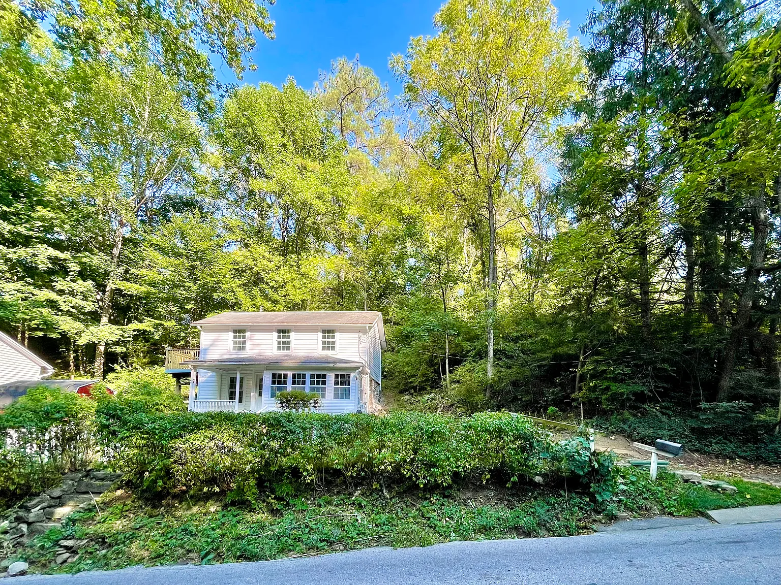 713 Warren Rd — Photo 2