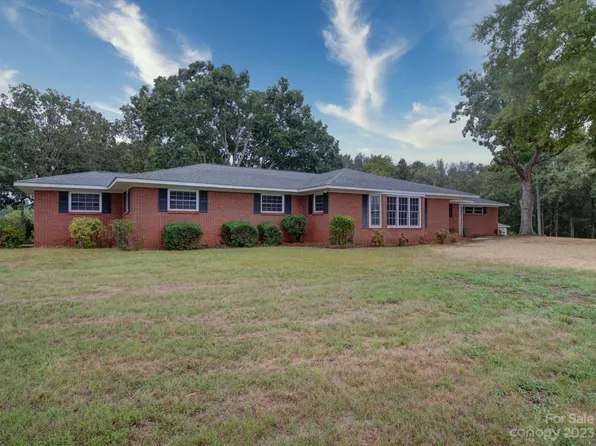 893 Wolf Pond Church Rd, Pageland, SC 29728