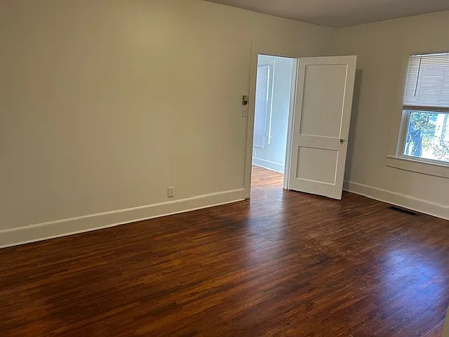 1156 Riverside Ter — Photo 7