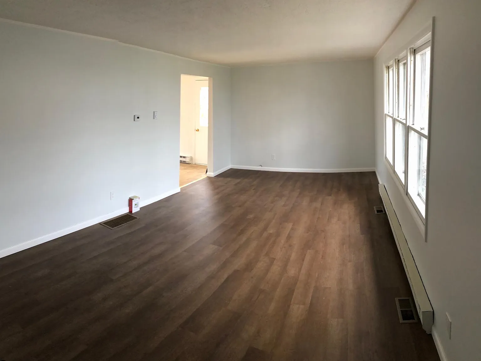 3 bed, 1.5 bath, 2000 sqft, $1,950 — Photo 3