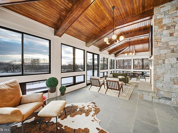 4th image of 1730 Western Run Rd