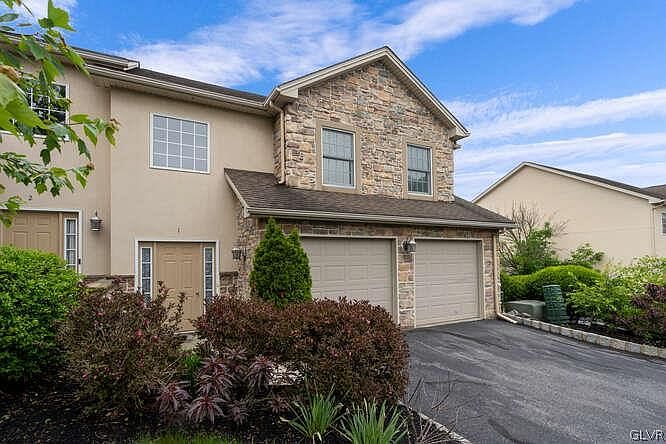 1st image of 1 Tamarack Ct