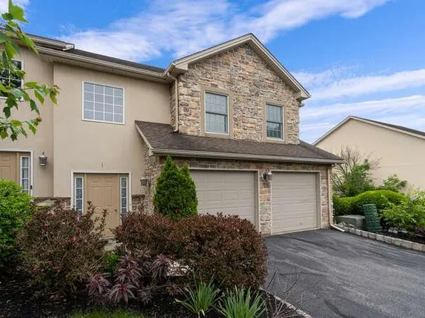 1 Tamarack Ct, Easton, PA 18040
