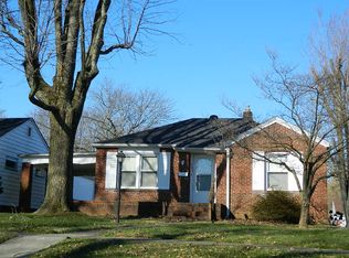 203 SW 10th St, Fairfield, IL 62837