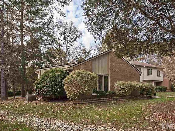 3rd image of 117 Woodbridge Ln #117