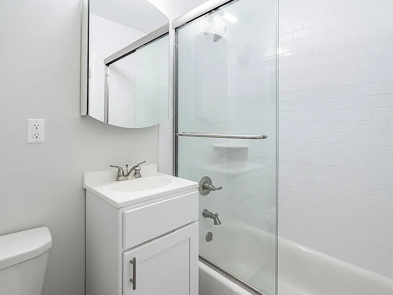 117 Vose Avenue Apartments — Photo 9