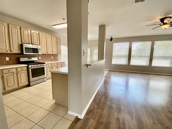4th image of 2609 Timberwood Dr