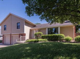 6819 SW 33rd St, Topeka, KS 66614