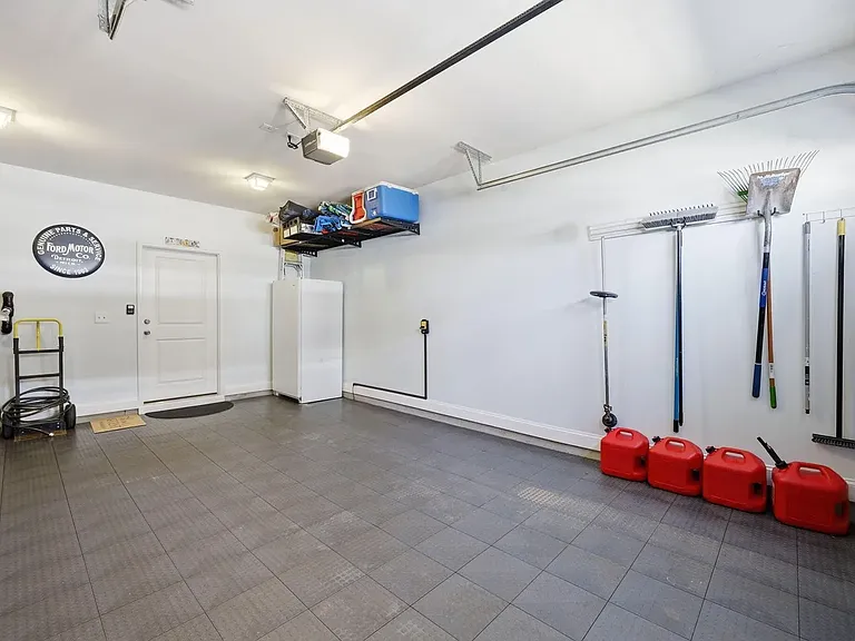 976 Gateway Commons Cir — Photo 11