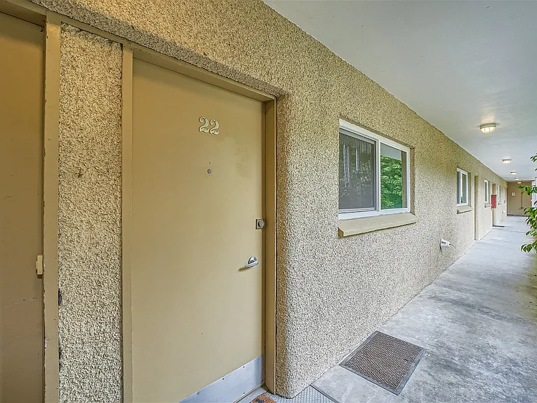 Anne Vista Apartments — Photo 22