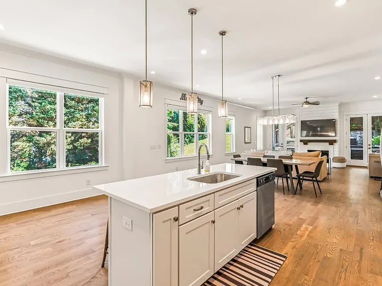 523A Wedgewood Ave — Photo 4