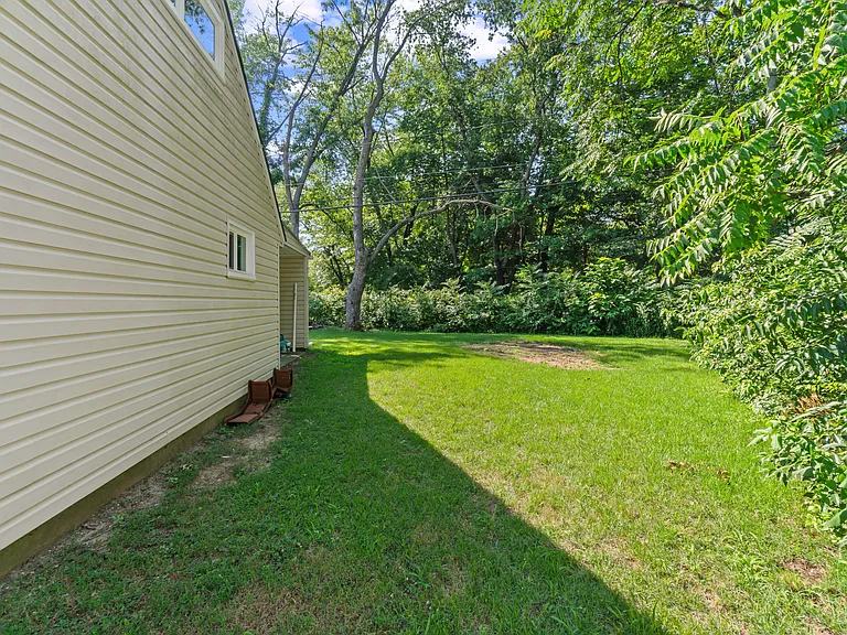 10 N Meadow Dr — Photo 24