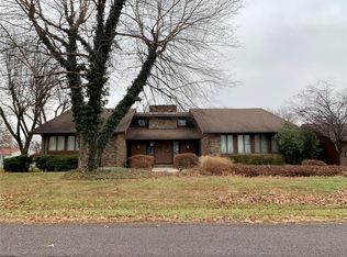 1005 W Saint Johns St, Vandalia, MO 63382