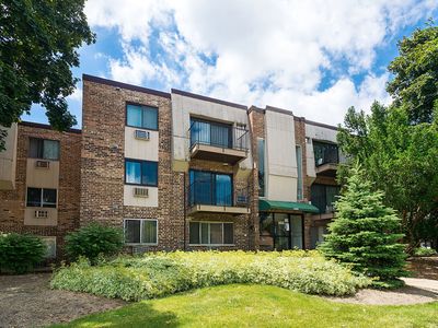 1455 N Winslowe Dr APT 101, Palatine, IL, 60074